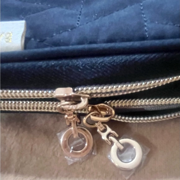 Bagsmart Brand Travel Bag, NWT - Picture 3 of 10